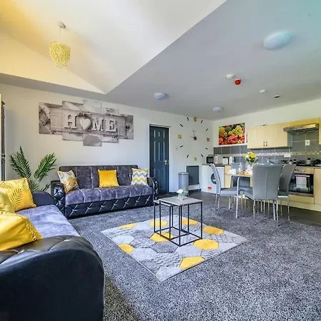 Apartment -f5gh- For Relaxed & Cosy Stay, Free Parking, Wifi