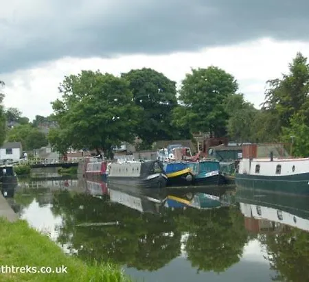 -f5gh- For Relaxed & Cosy Stay, Free Parking, Wifi