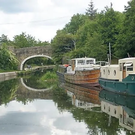 Apartment -f5gh- For Relaxed & Cosy Stay, Free Parking, Wifi *