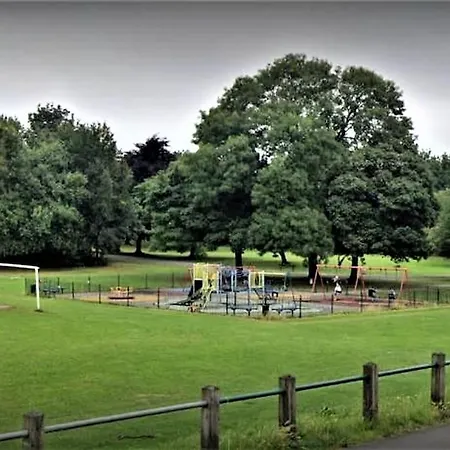 -f5gh- For Relaxed & Cosy Stay, Free Parking, Wifi Leeds (West Yorkshire)