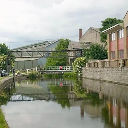 -f5gh- For Relaxed & Cosy Stay, Free Parking, Wifi