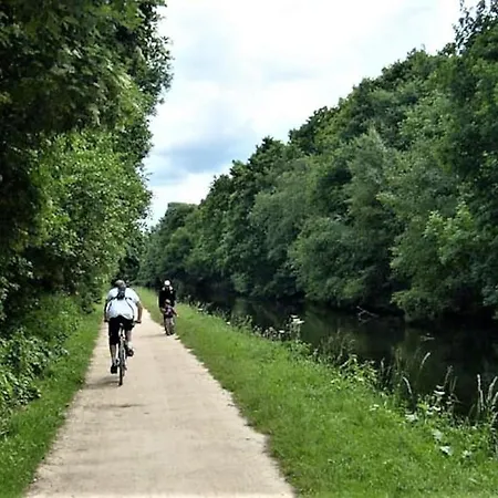 Апартаменти -f5gh- For Relaxed & Cosy Stay, Free Parking, Wifi *