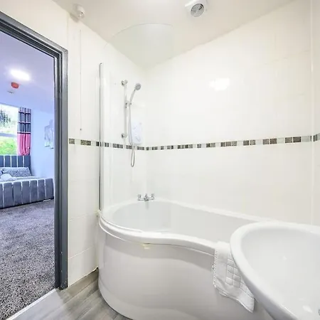 -f5gh- For Relaxed & Cosy Stay, Free Parking, Wifi *