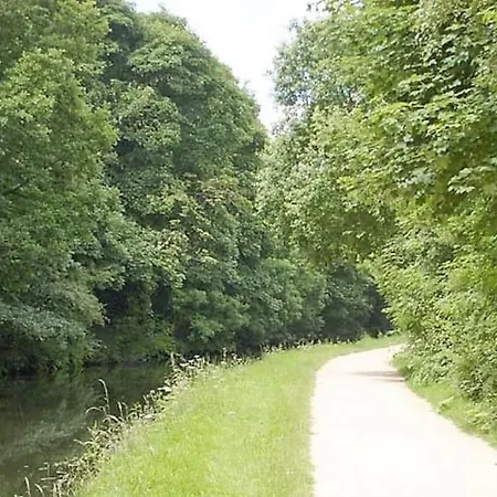 -f5gh- For Relaxed & Cosy Stay, Free Parking, Wifi Apartment