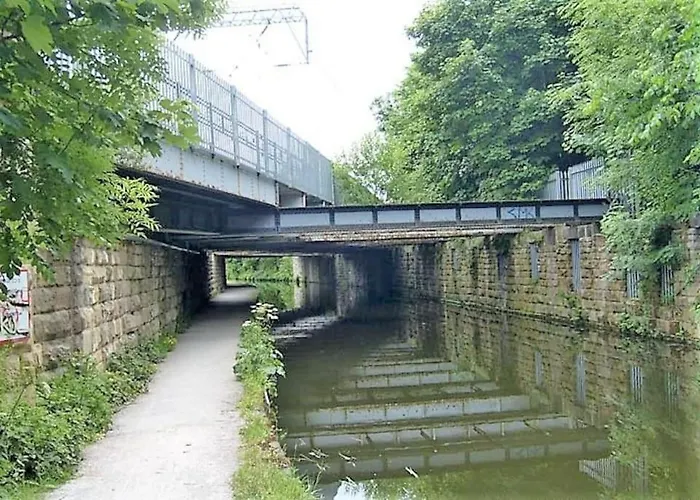 -f5gh- For Relaxed & Cosy Stay, Free Parking, Wifi Apartment *