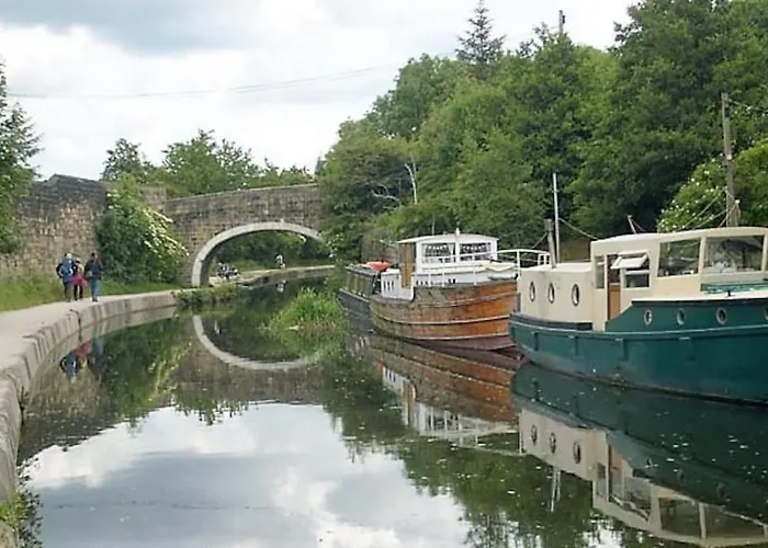 Apartment -f5gh- For Relaxed & Cosy Stay, Free Parking, Wifi *