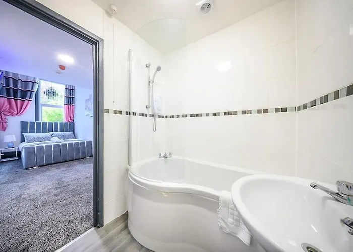 -f5gh- For Relaxed & Cosy Stay, Free Parking, Wifi *