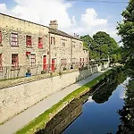 -f5gh- For Relaxed & Cosy Stay, Free Parking, Wifi * Leeds (West Yorkshire)