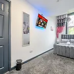 -f5gh- For Relaxed & Cosy Stay, Free Parking, Wifi * Leeds (West Yorkshire)