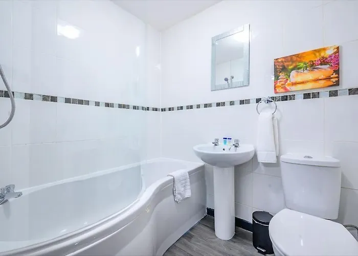 -f5gh- For Relaxed & Cosy Stay, Free Parking, Wifi *