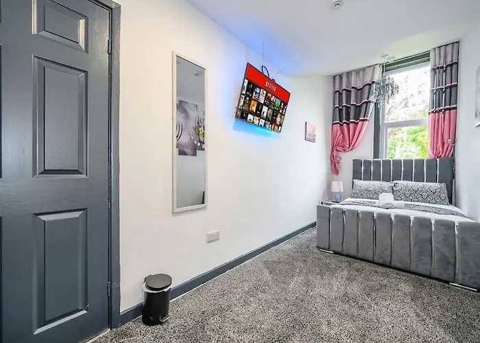 -f5gh- For Relaxed & Cosy Stay, Free Parking, Wifi * Leeds (West Yorkshire)